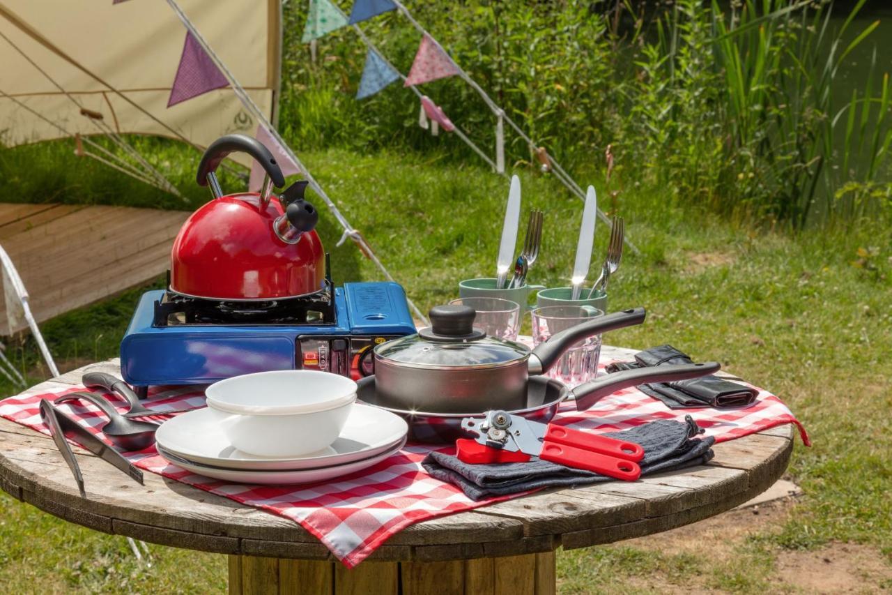 Lloyds Meadow Glamping Hotel Chester Eksteriør billede